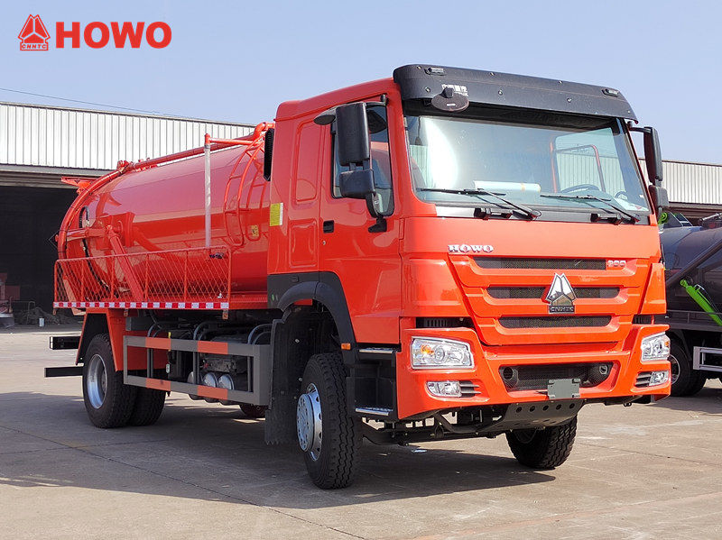 HOWO 4x2 300馬力汚水吸引車