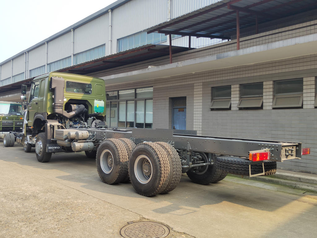 HOWO 6x6 Driving Cab Chassis Truck