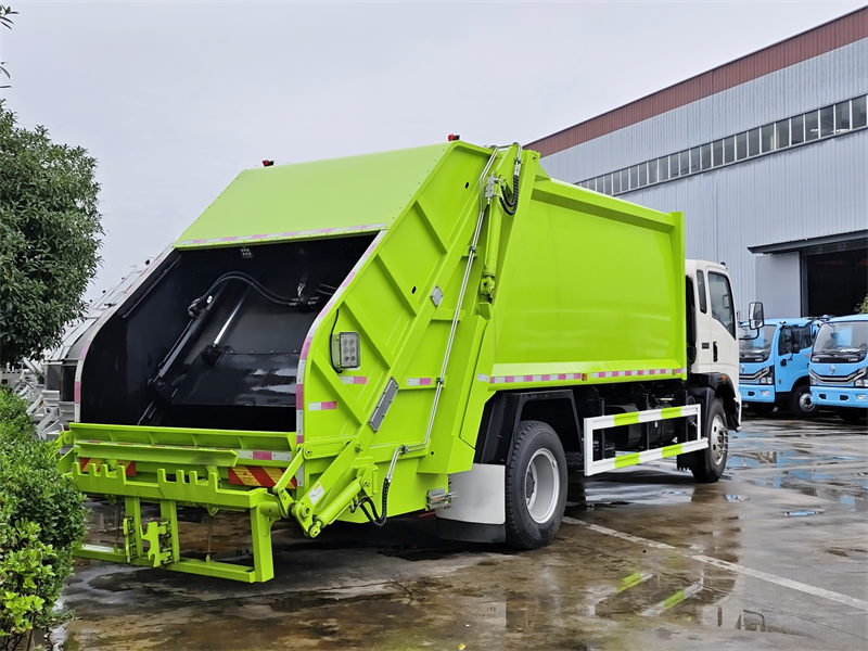 HOWO 8CBM garbage compactor vehicle