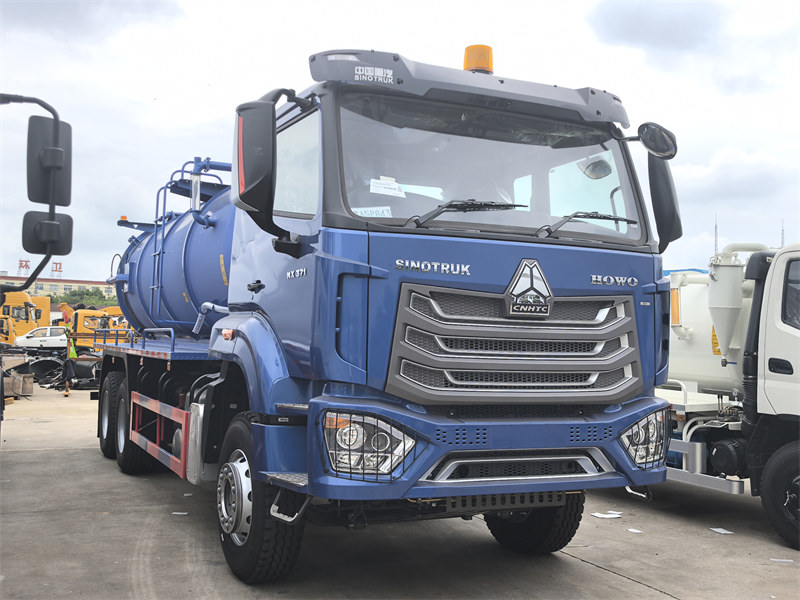 HOWO septic tank truck for export