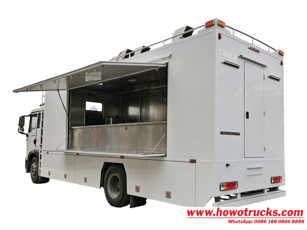Sinotruck HOWO TX meal service truck