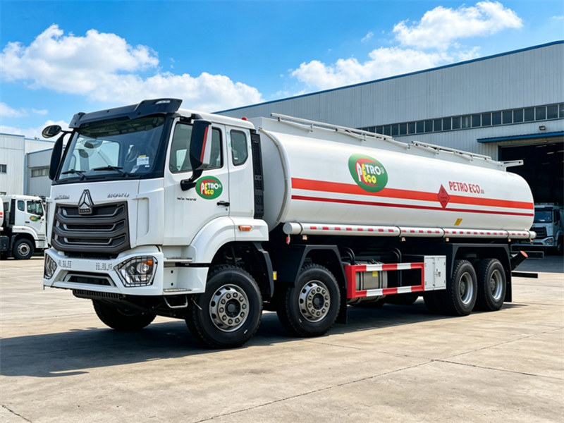 HOWO&nbsp;30000L&nbsp;wildland&nbsp;fuel&nbsp;bowser&nbsp;truck