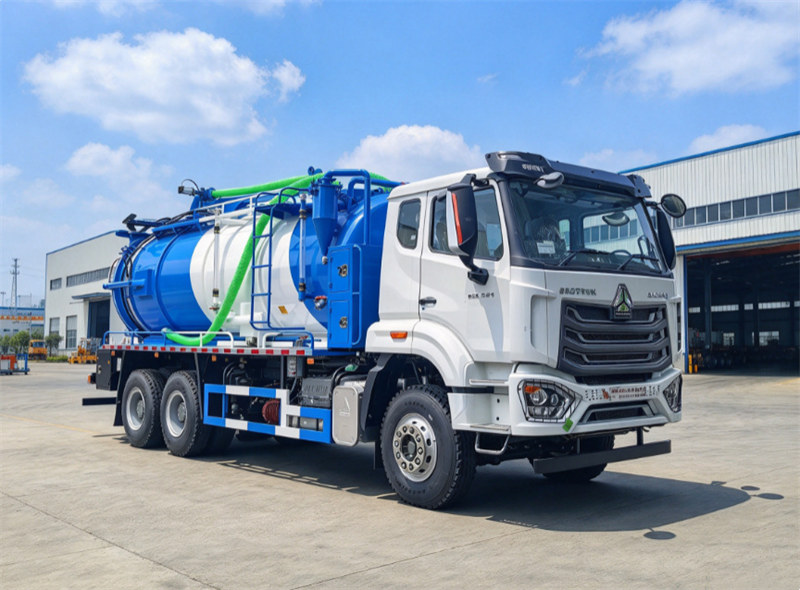 HOWO 16000L sewage vacuum tank truck